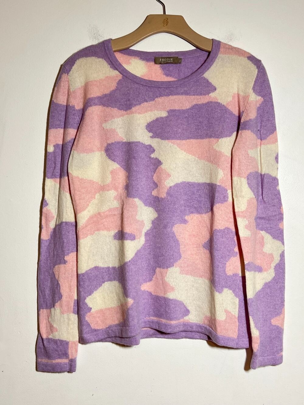 Brodie Women's EUC Pink/Purple Camo 100% Cashmere Crewneck Pullover Sweater L